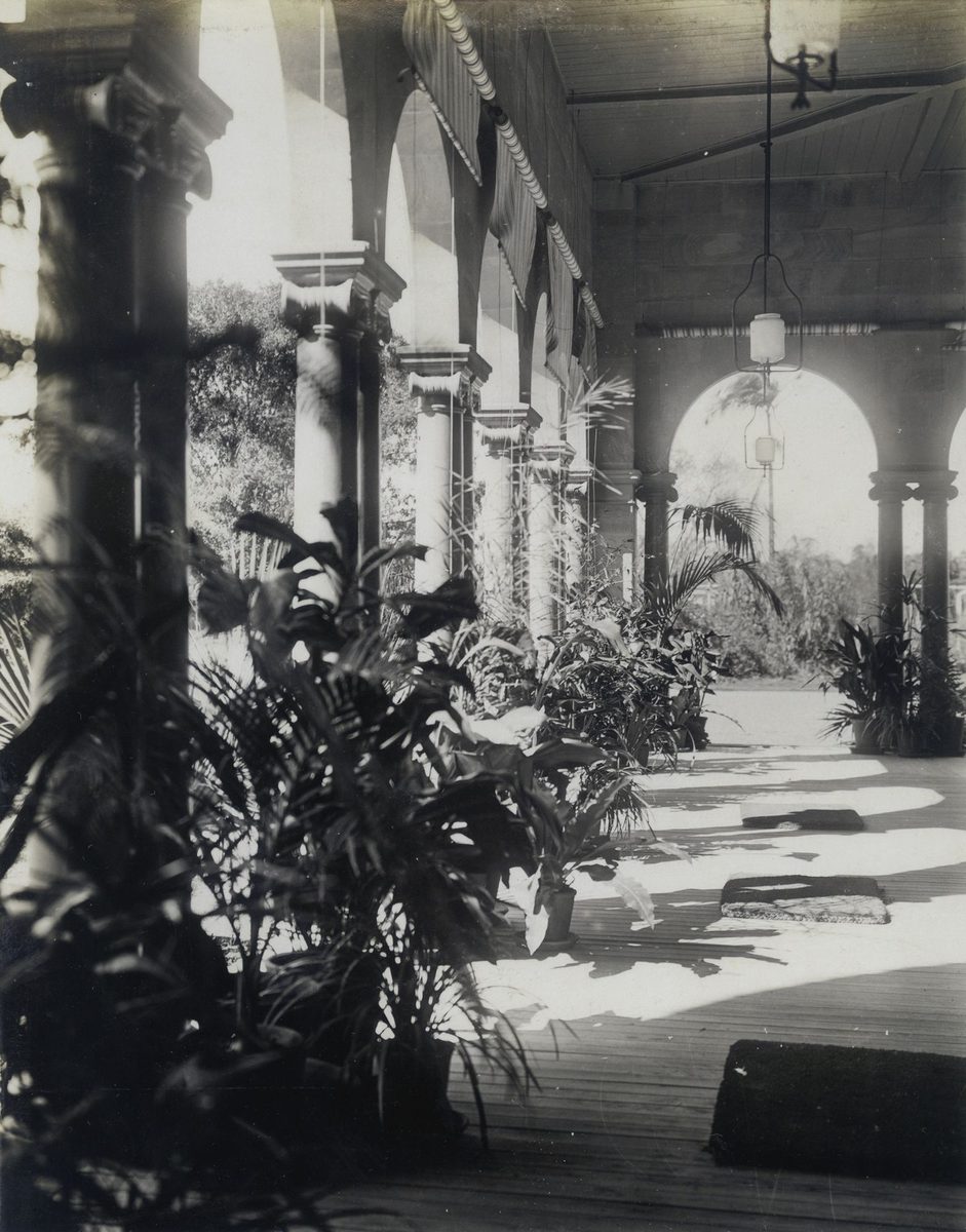 Dining room verandah, Government House, Brisbane, October 1907, Brisbane City