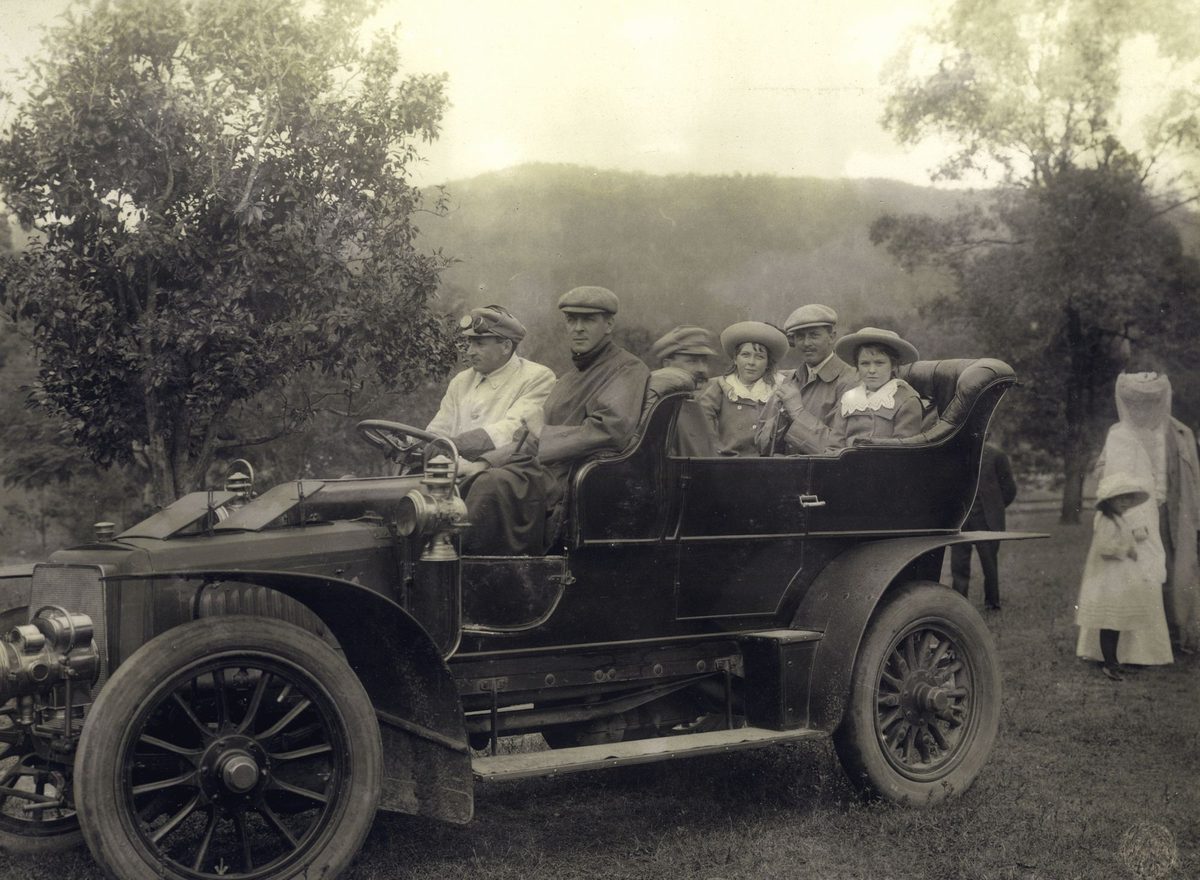 Governor Chelmsford and his children ready to go for a drive in a Panhard et Levassor motor vehicle, April 1908, Brisbane