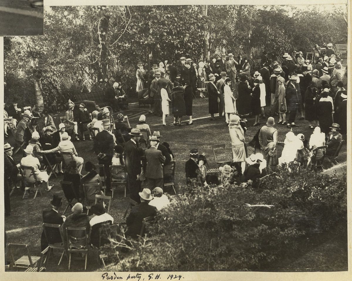 Guests at a garden party and Government House, 1929, Bardon