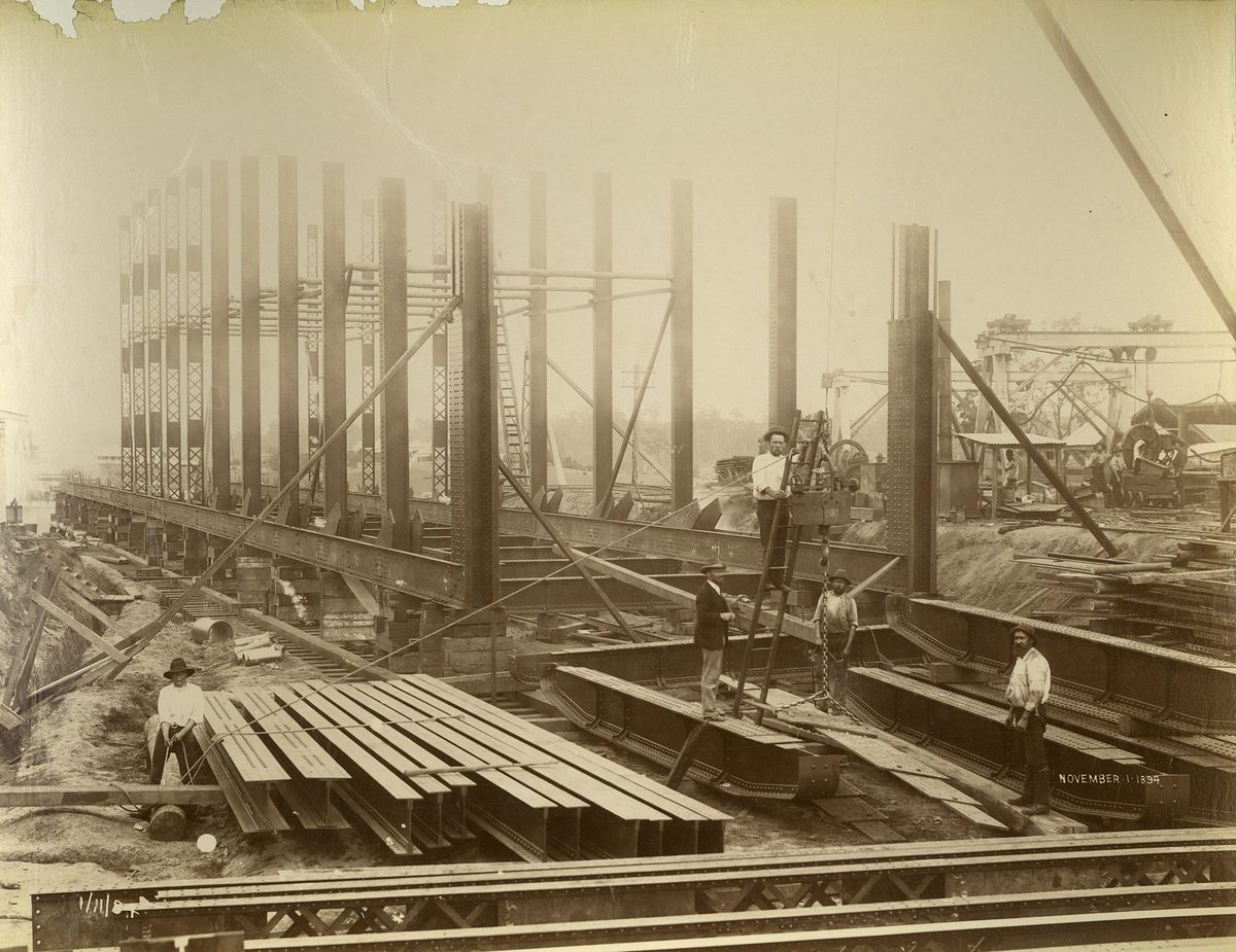 Engineer visiting Indooropilly Bridge construction site, Brisbane, 1894, Indooroopilly