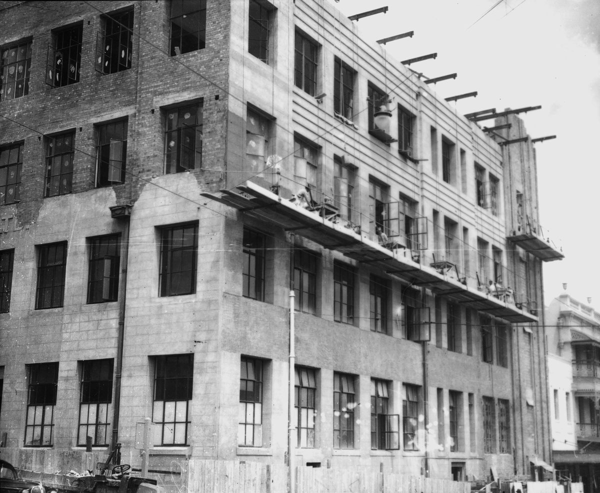 Truth Building under construction in Fortitude Valley, Brisbane, 1937
