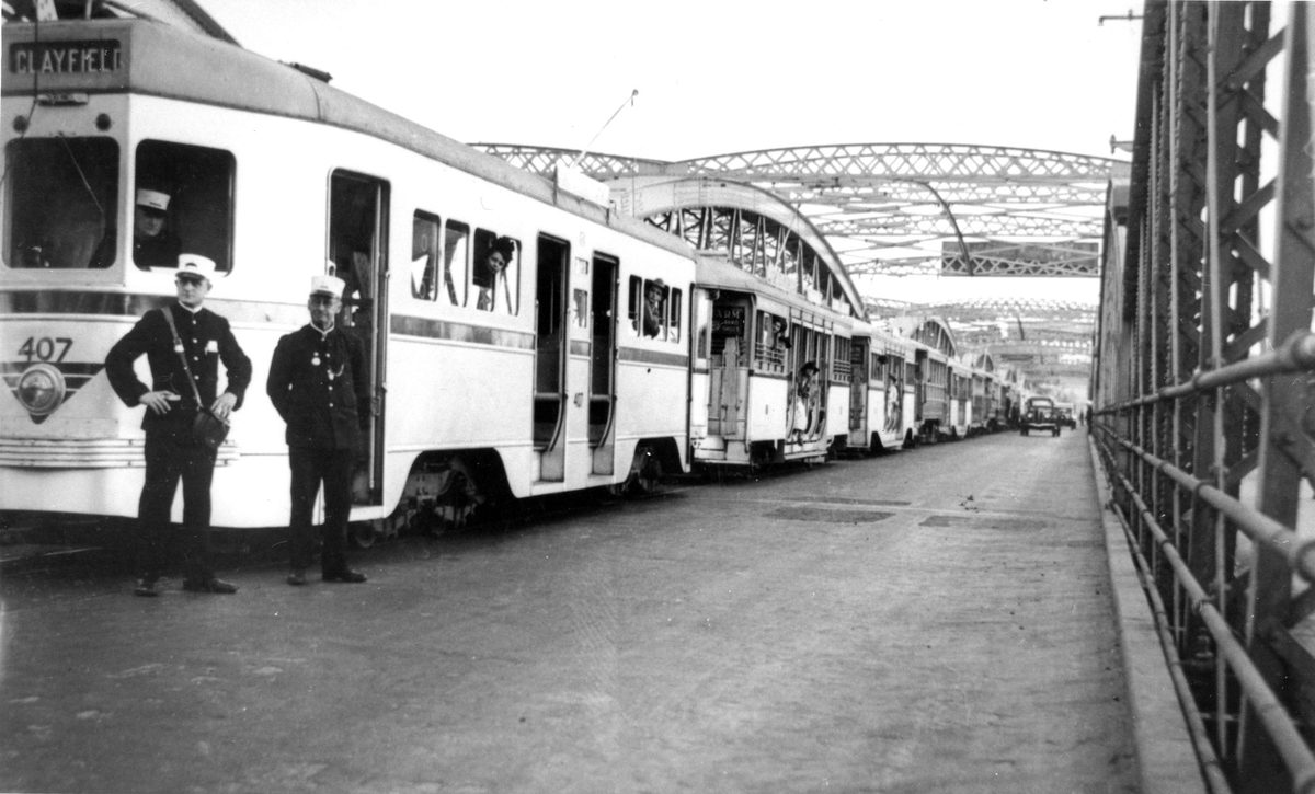 Trams held up on Victoria Bridge after a derailment at North Quay, Brisbane, 1940, Brisbane City