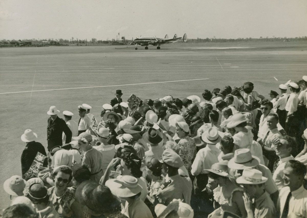Sir John Lavarack arriving in Brisbane to start his term as Queensland Governer, 1946