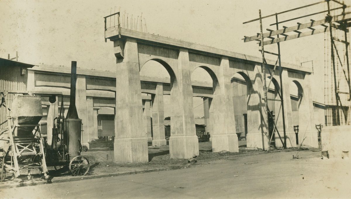 Side section of the Grey Street Bridge pier, September 1927, South Brisbane (1929)