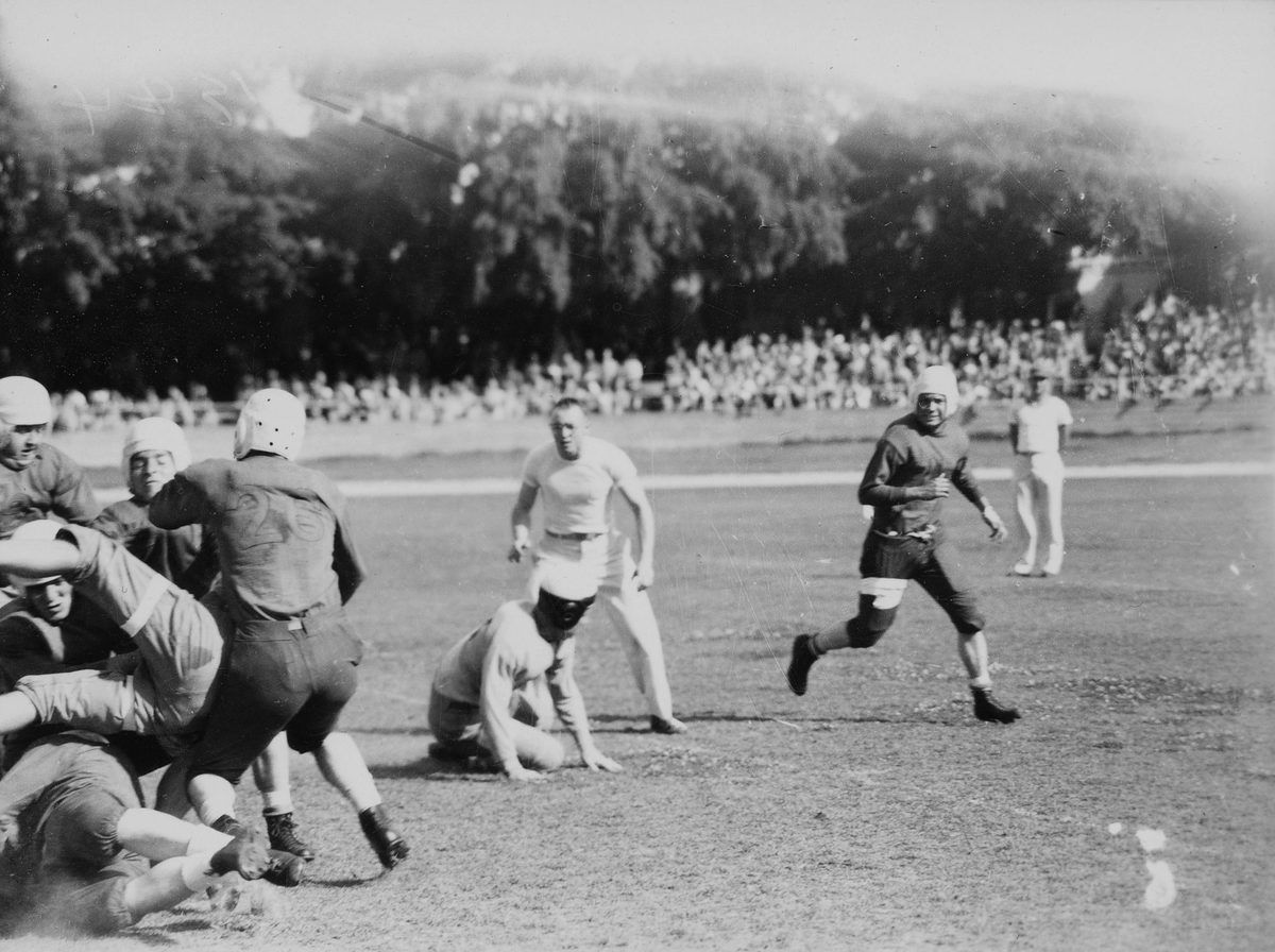 Action at the gridiron football match held in Brisbane (1944)