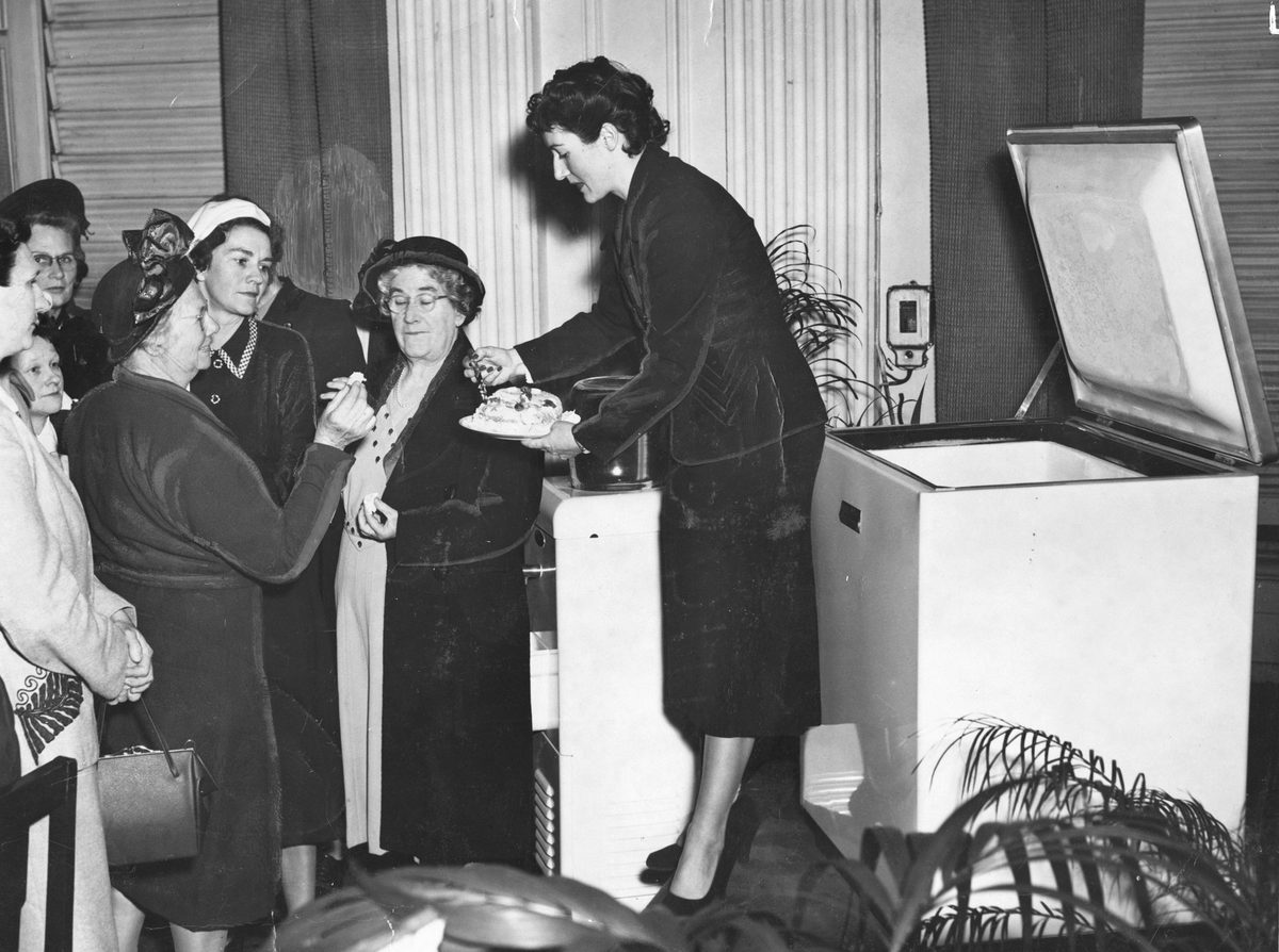 Quick frozen food demonstration at City Hall, Brisbane, 1952, Brisbane City