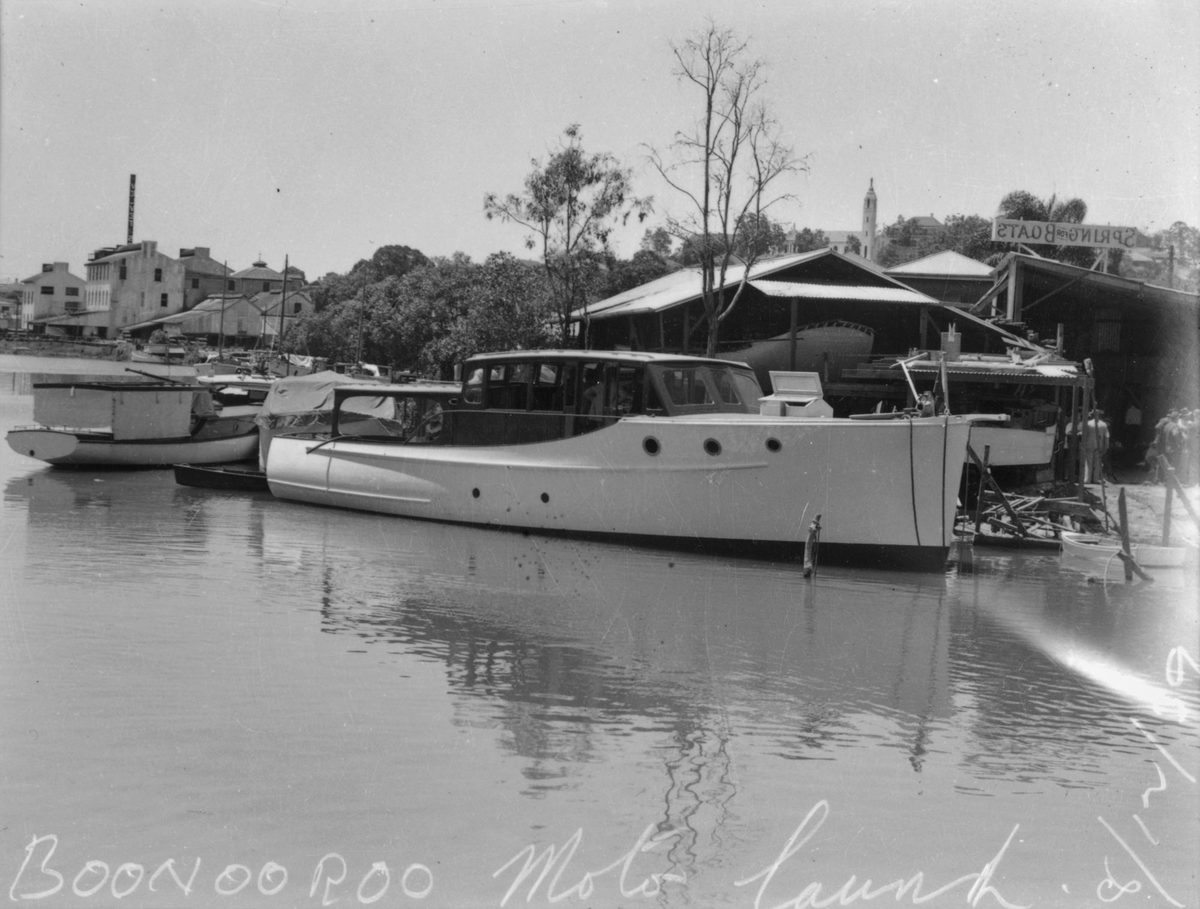 Boonooroo motor launch on Breakfast Creek, 1939