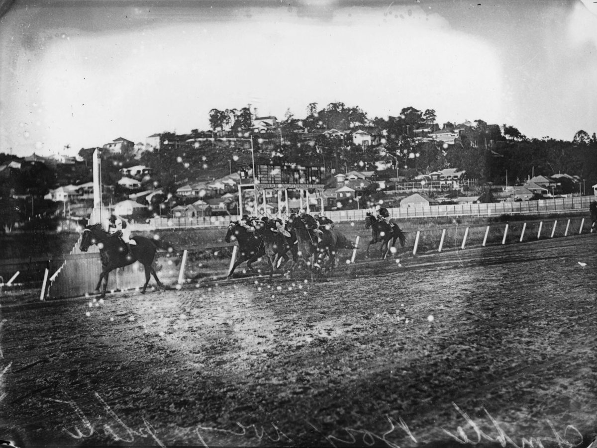 Amble Boy winning the Plate at Albion Park, Brisbane, 1933