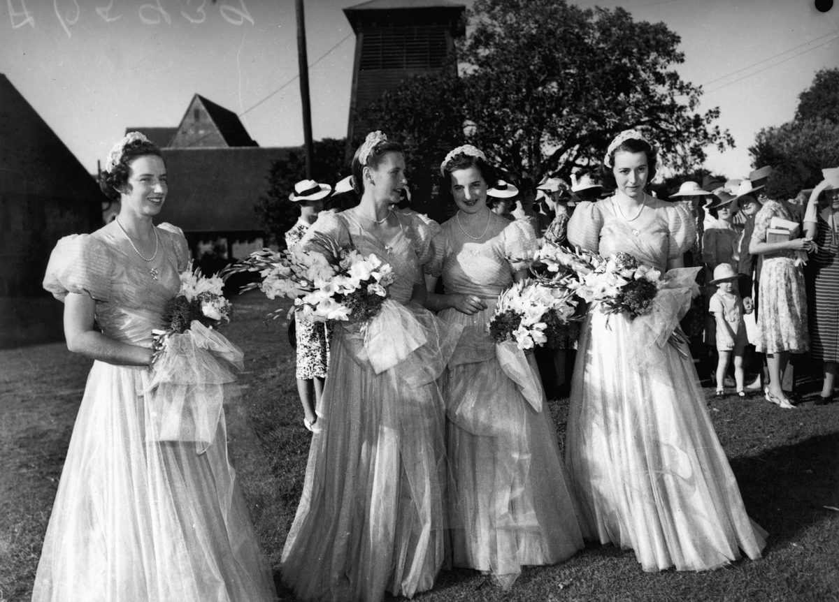 Bridesmaids at Phyllis Bell's marriage to Lieutenant Geoffrey Wills, Brisbane (1940)