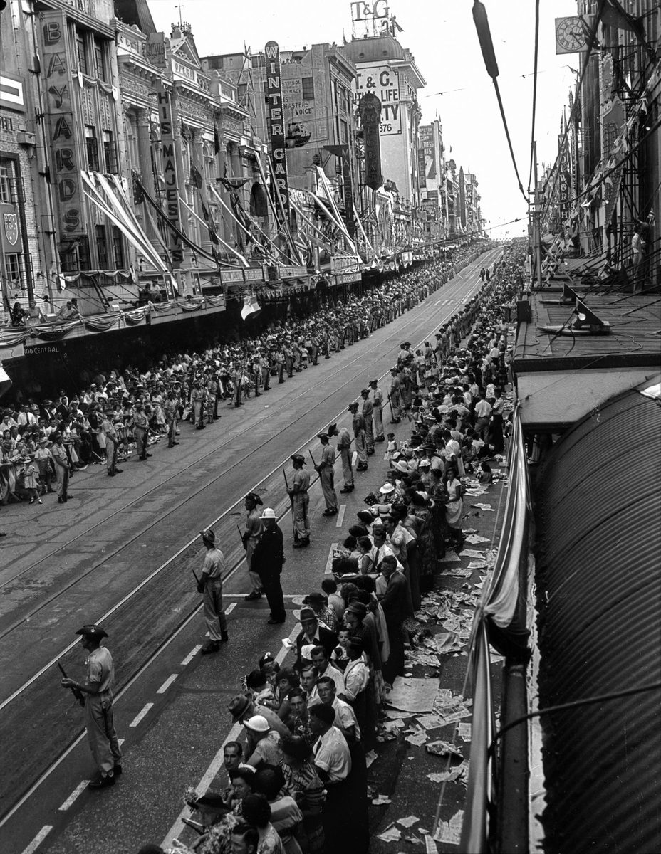 View of the crowds in Queen Street, Brisbane, awaiting Queen Elizabeth II and Prince Philip in March 1954, Brisbane City