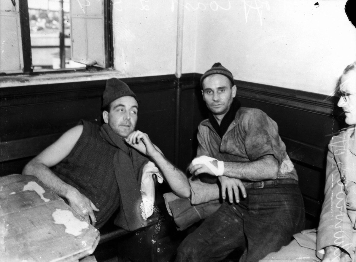 Survivors of a shipwreck, Brisbane, May 1943