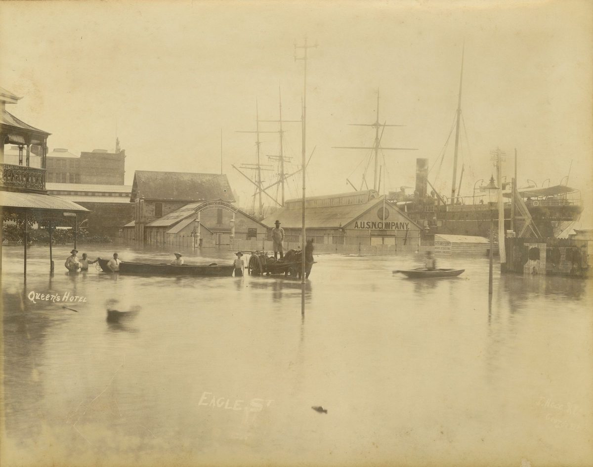 Floodwaters at Eagle Street wharves, Brisbane, 1890, Brisbane City