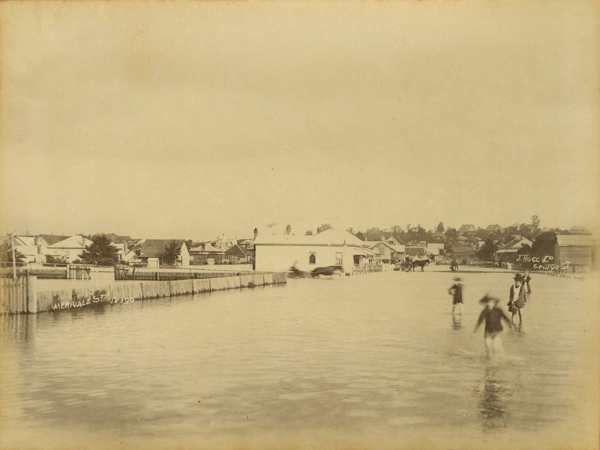 Young children playing in floodwaters in Merivale Street, South Brisbane, 1890