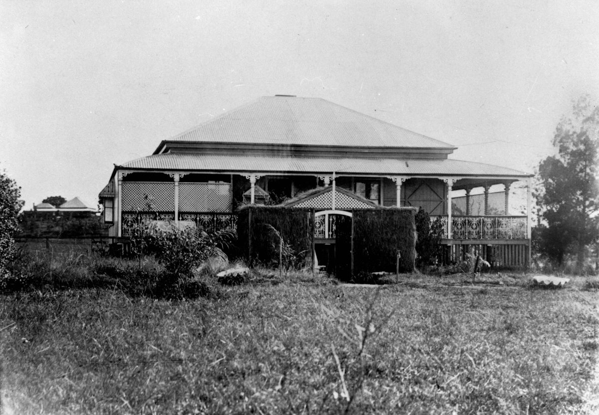Cooramin, the residence of Frederick D. Hemming at Cavendish Road, Coorparoo in 1913