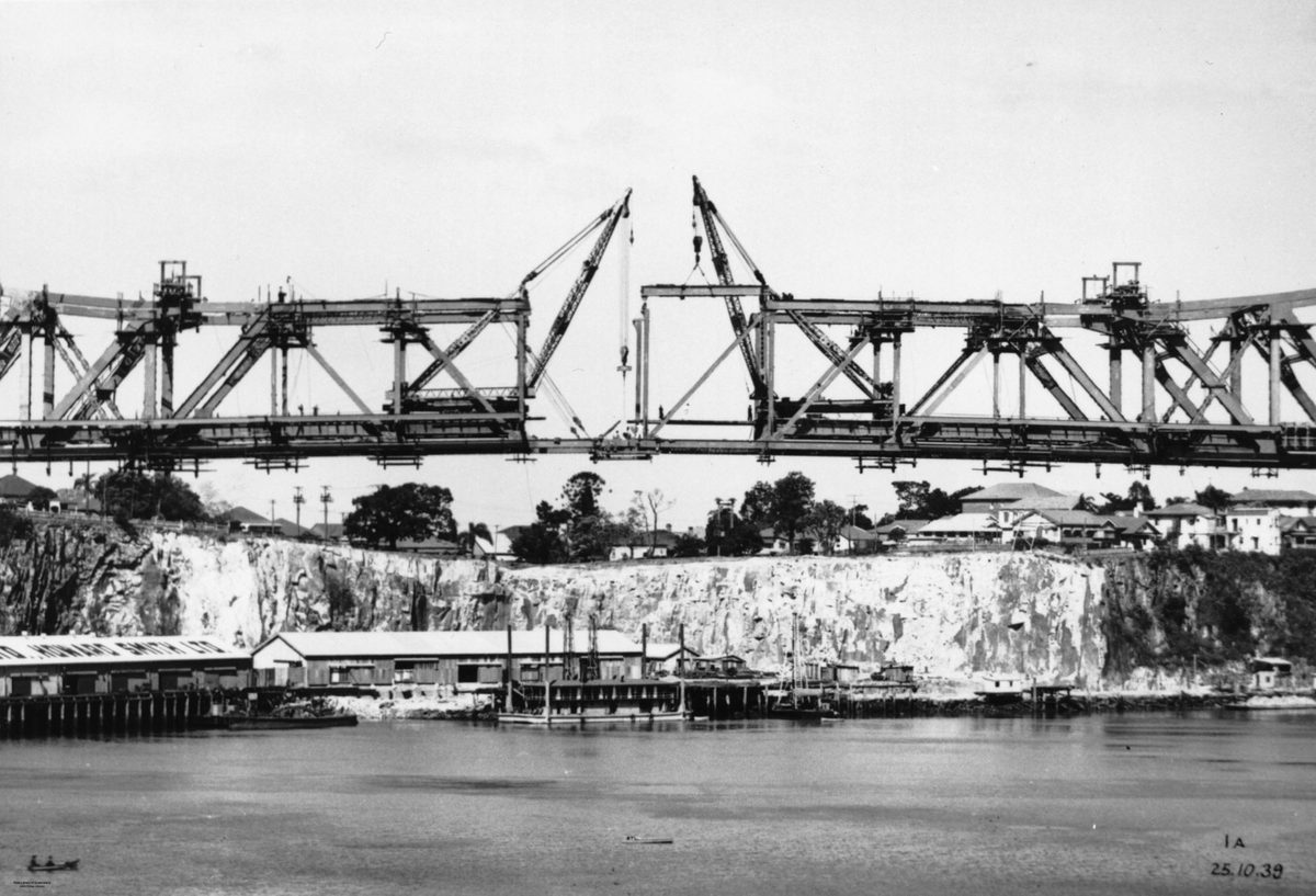 Construction of the Story Bridge, Brisbane, 1939, Kangaroo Point