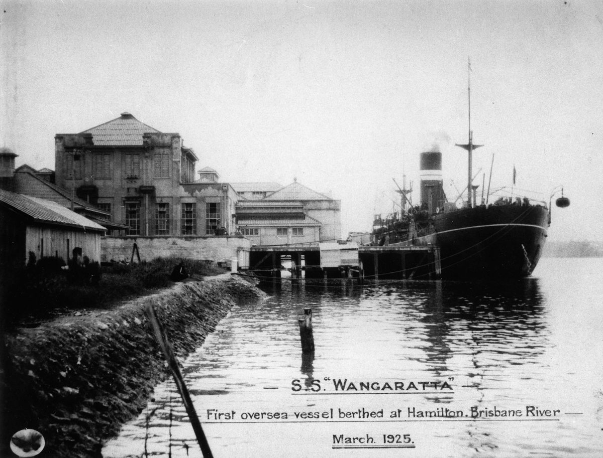 Wangaratta (ship) berthed at Hamiton, Brisbane in 1925., Brisbane River
