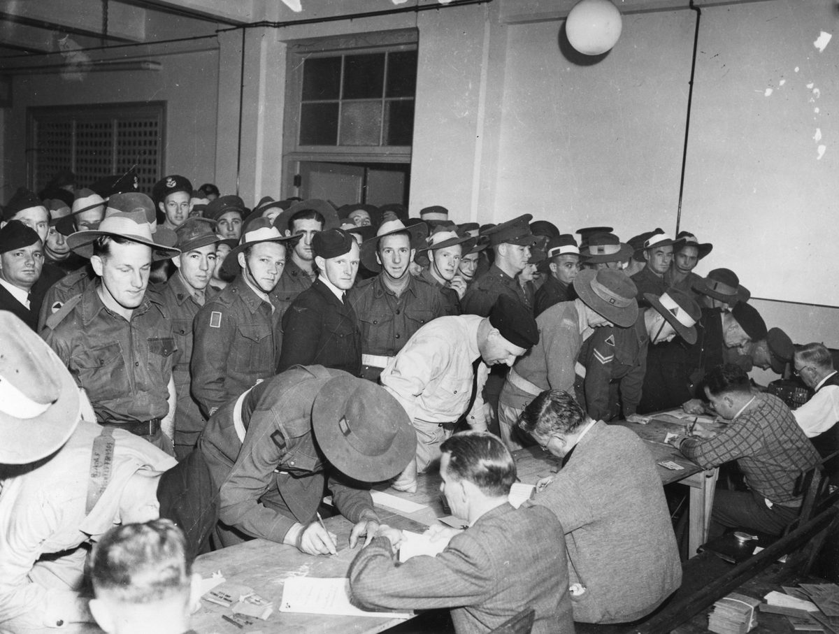 Servicemen waiting to vote in the Referendum at Brisbane City Hall, 1944