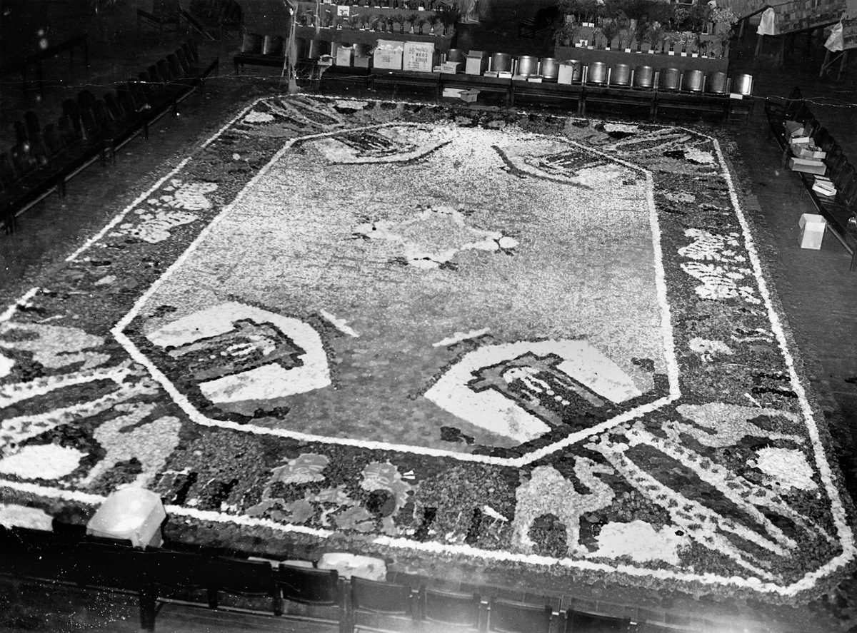 Floral carpet on display at the Chelsea Flower Show, Town Hall Brisbane, 1948, Brisbane City