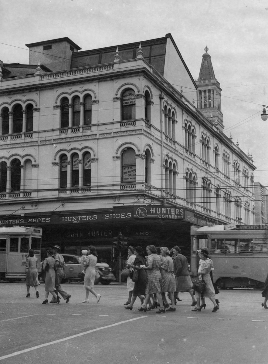 City street view and the Strand building, Brisbane, 1946