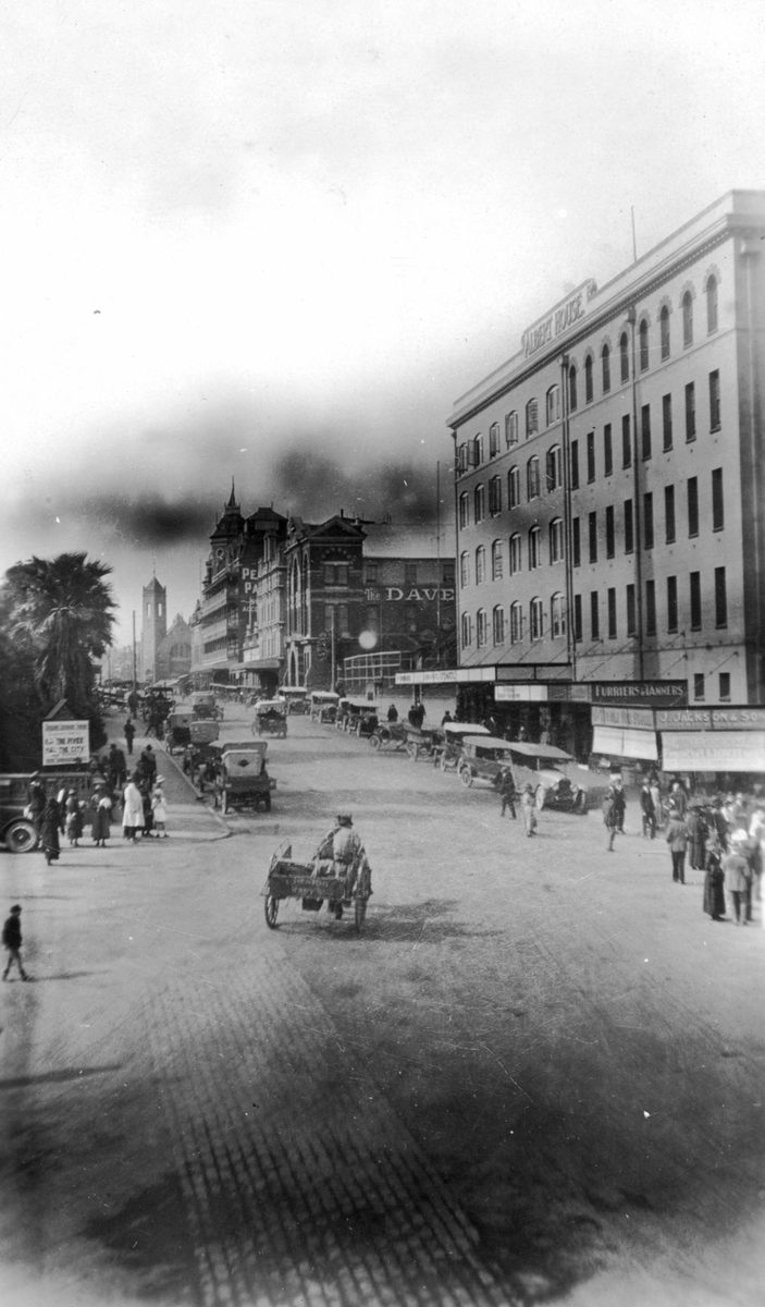 Ann Street viewed from Albert Street looking north, Brisbane City (1924)