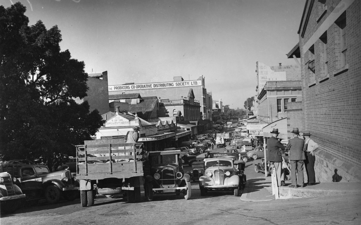 Traffic on Turbot Street, Brisbane, 1940, Brisbane City