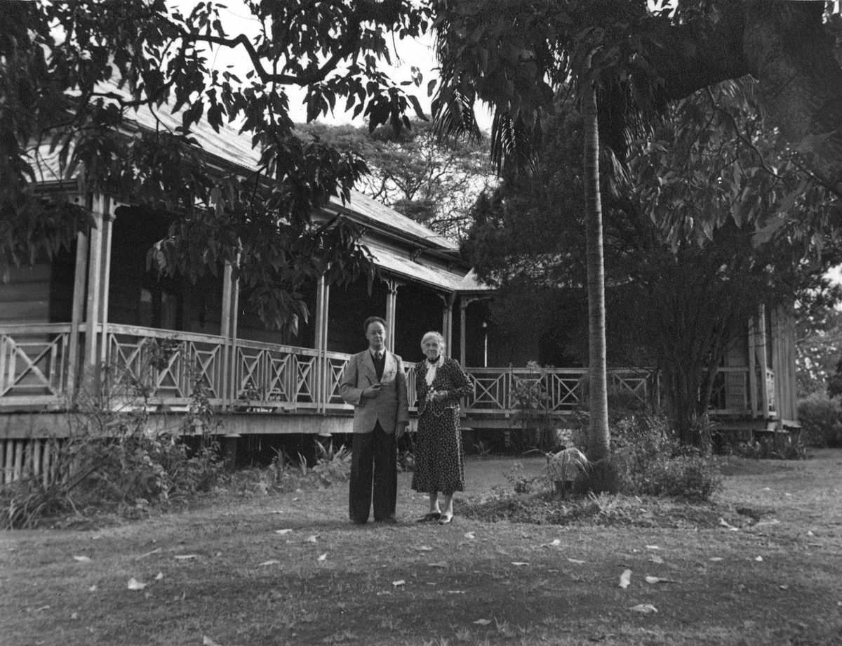 Margaret Ogg and Ernest Briggs at the Brisbane residence, Dunrobin (1951)