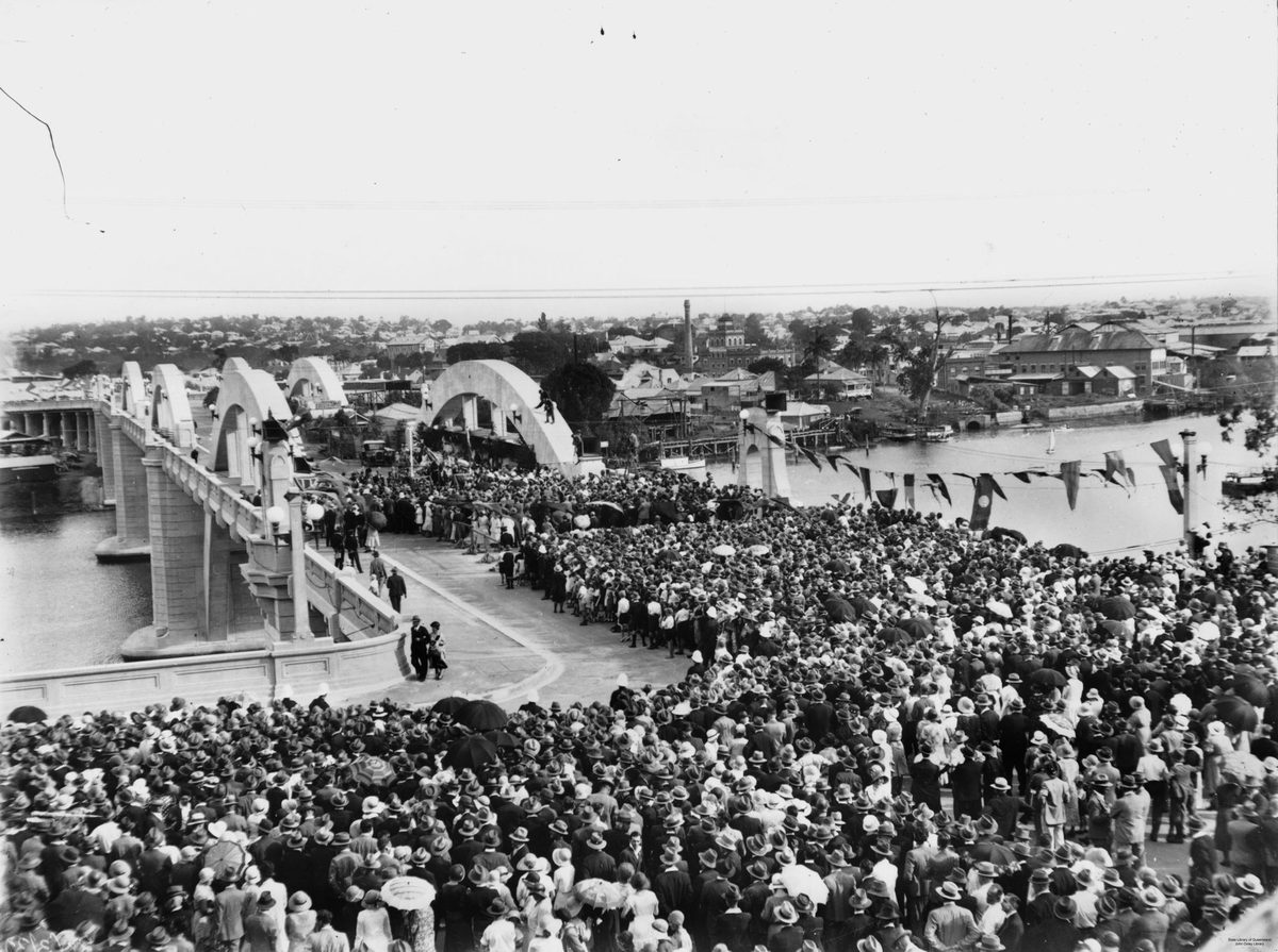 Crowds gather for the official opening of the Grey Street Bridge in Brisbane, 1932, Brisbane City
