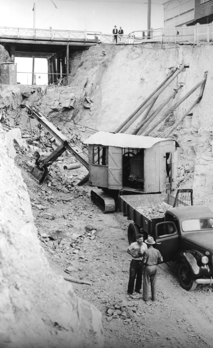 Excavation of the approach to the proposed West End to St. Lucia bridge, Brisbane, 1940