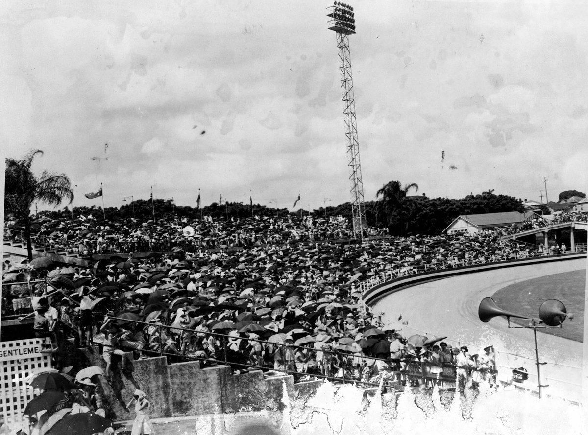 Crowds at Brisbane's Exhibition Grounds awaiting the arrival of Queen Elizabeth II and Prince Philip, March 1954, Bowen Hills