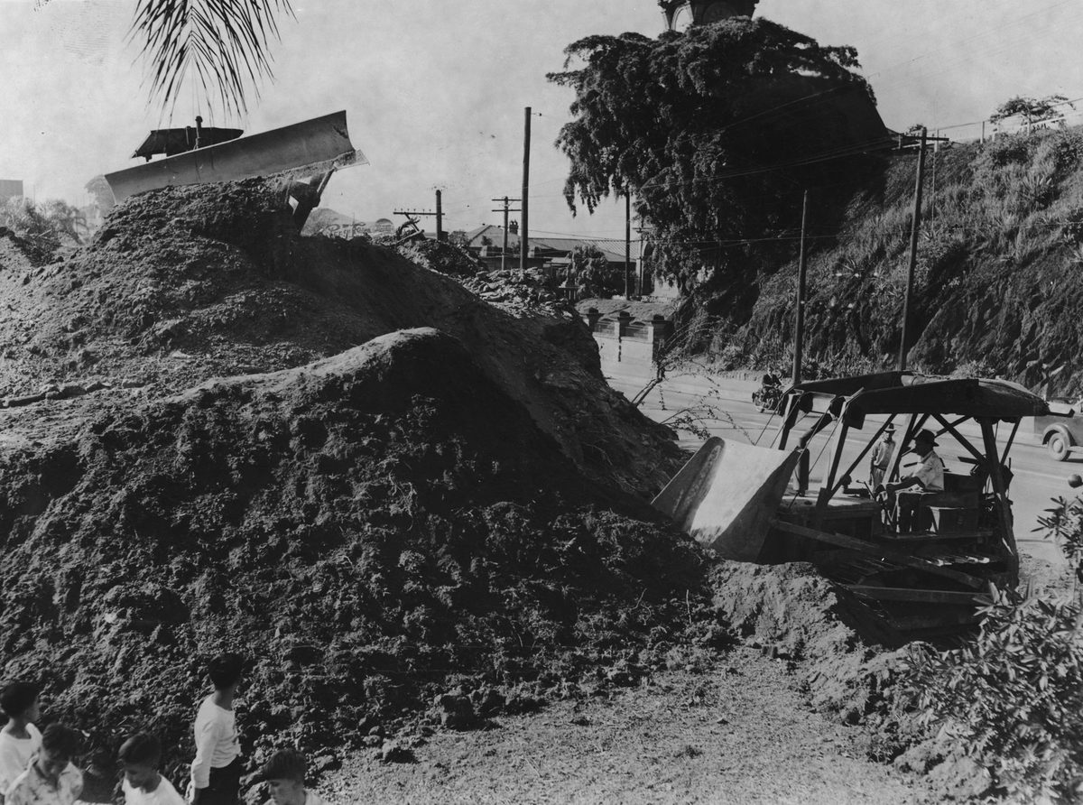 Widening Vulture Street, South Brisbane in 1952