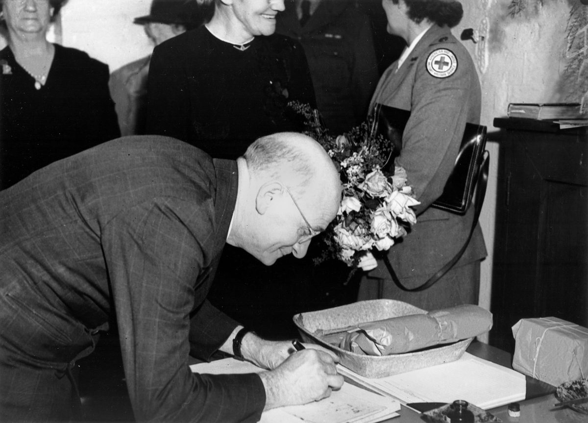 Official opening of the St. George's Hostel, Wharf Street Brisbane, August 1942