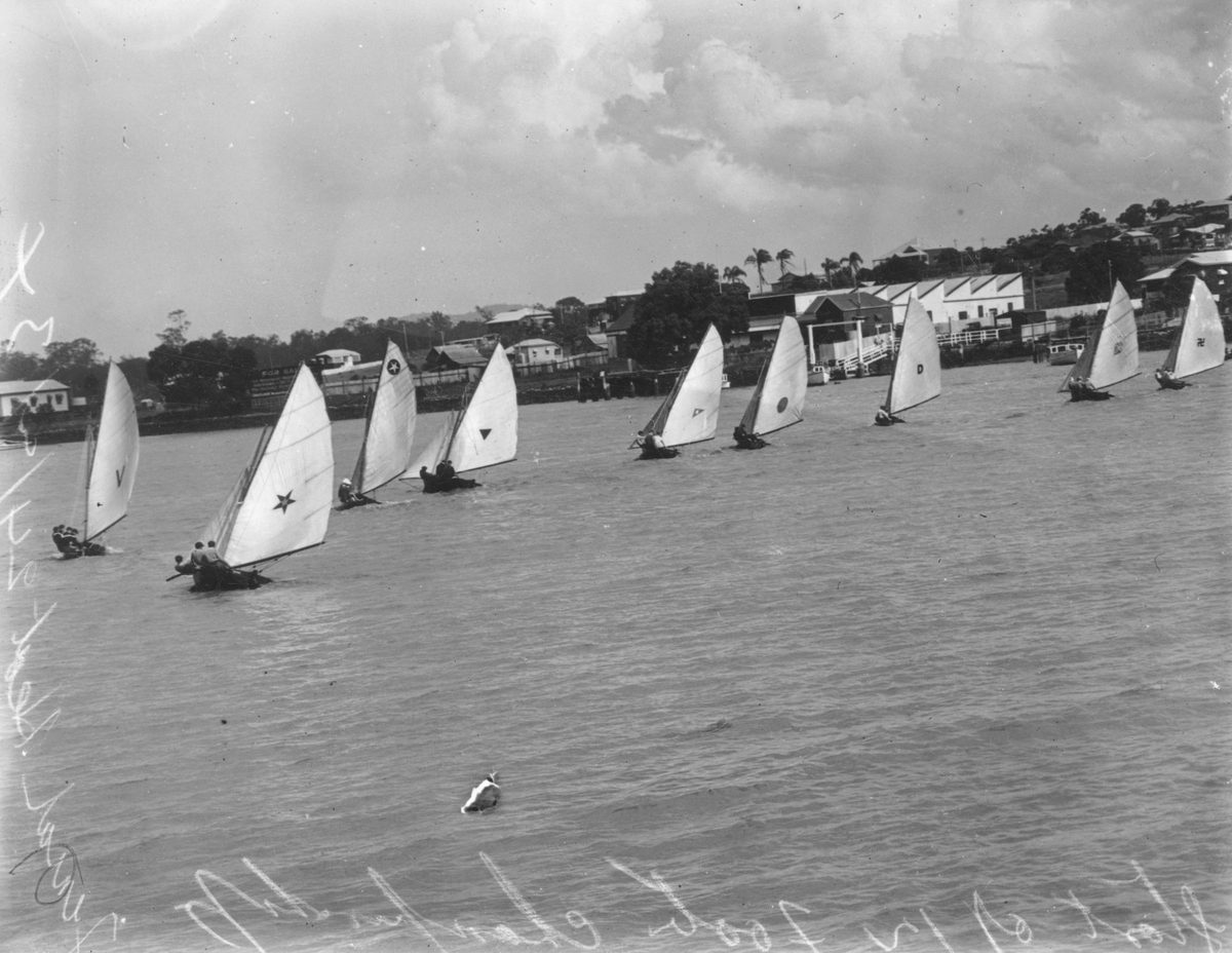 Start of the 12 footer sailing championship final heat, 1934, Brisbane
