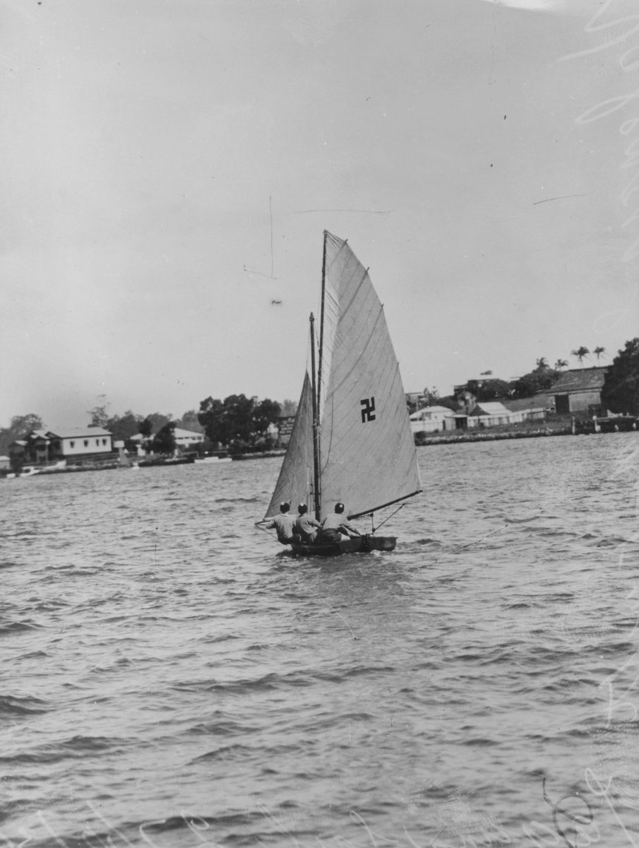 Twelve-footer sail boat Valencia near Pinkenba Reach, 1934, Brisbane River