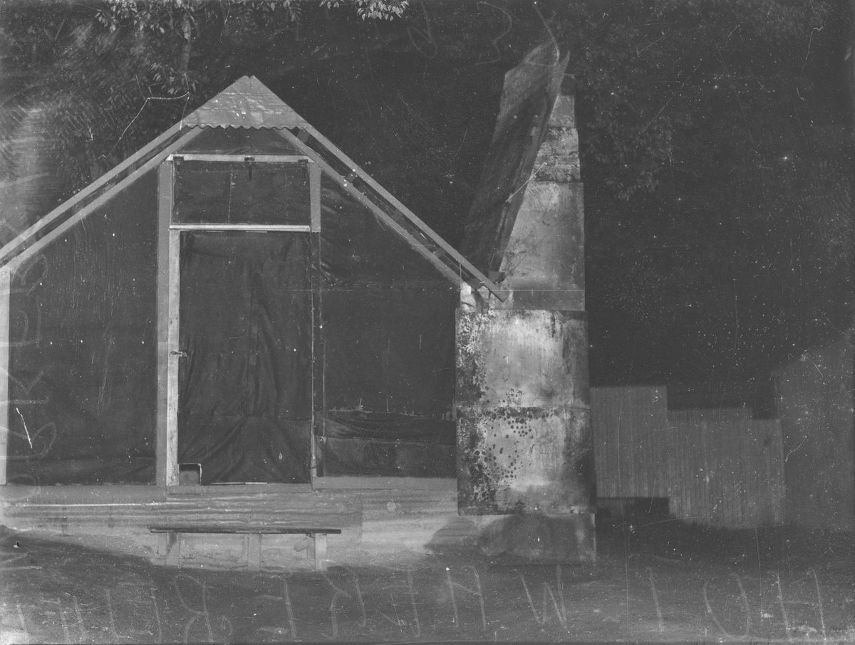 Relief workers' hut, Brisbane, 1937