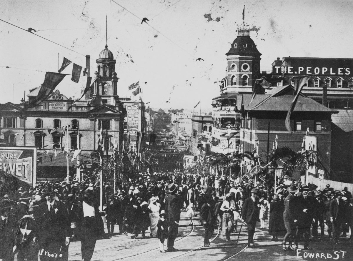 Crowds gathered on Edward Street during the visit of Edward, the Prince of Wales, Brisbane, 1920, Brisbane City