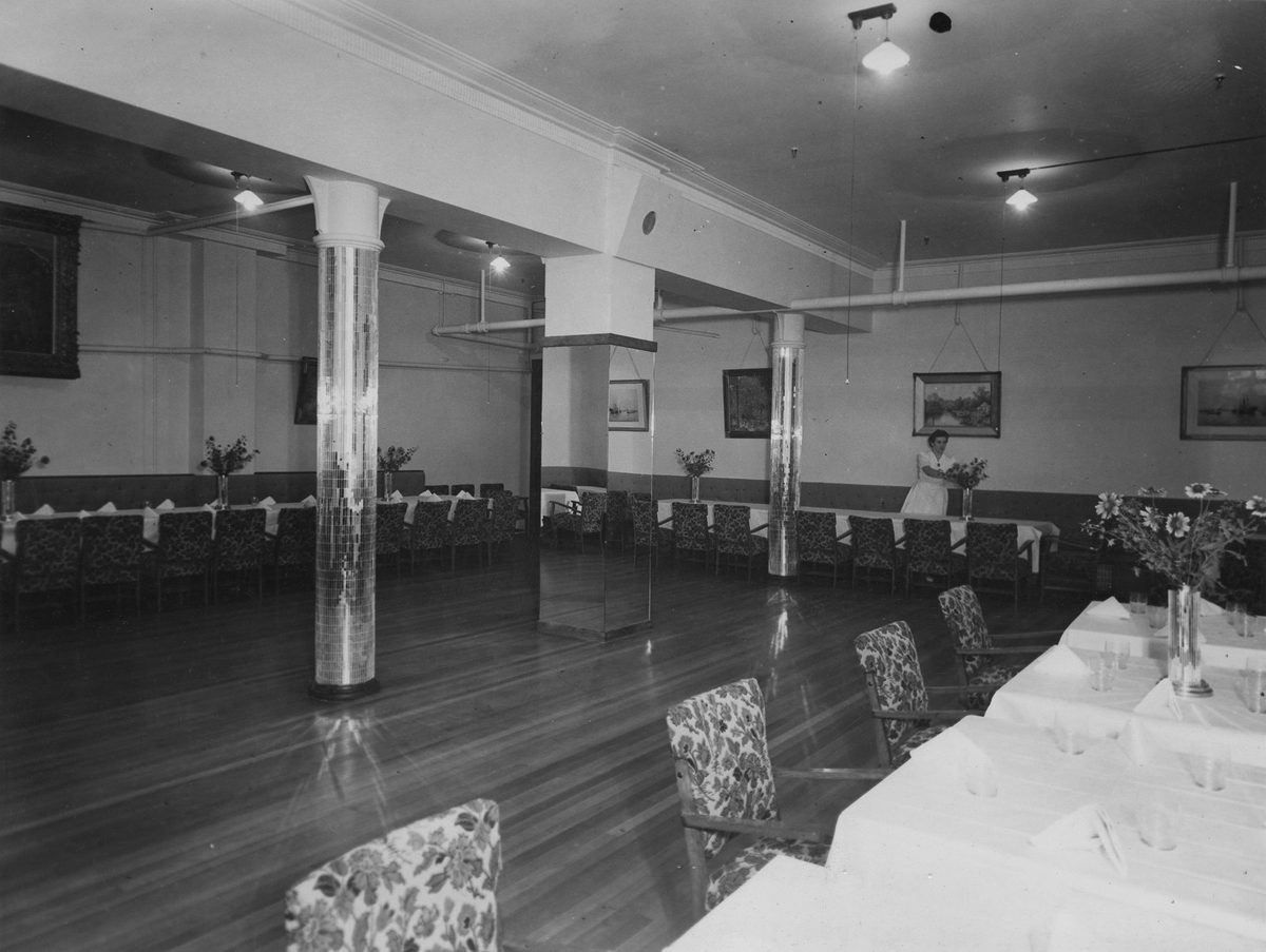 Banquet Hall at the Prince's Cafe, Queen Street, Brisbane, 1939, Brisbane City