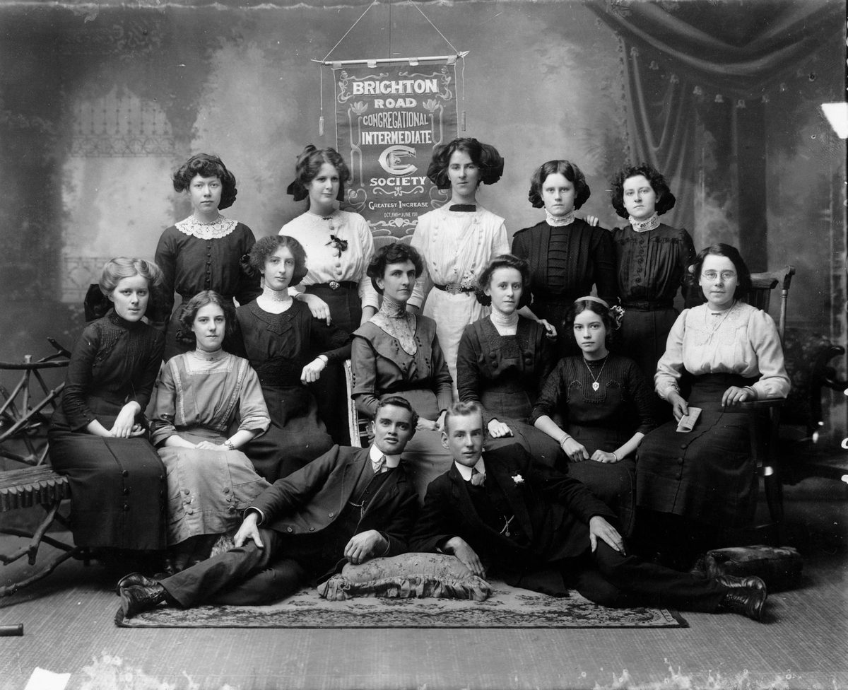 Group of young people from the Brighton Road Congregational Intermediate Society, Brisbane, 1911, Highgate Hill