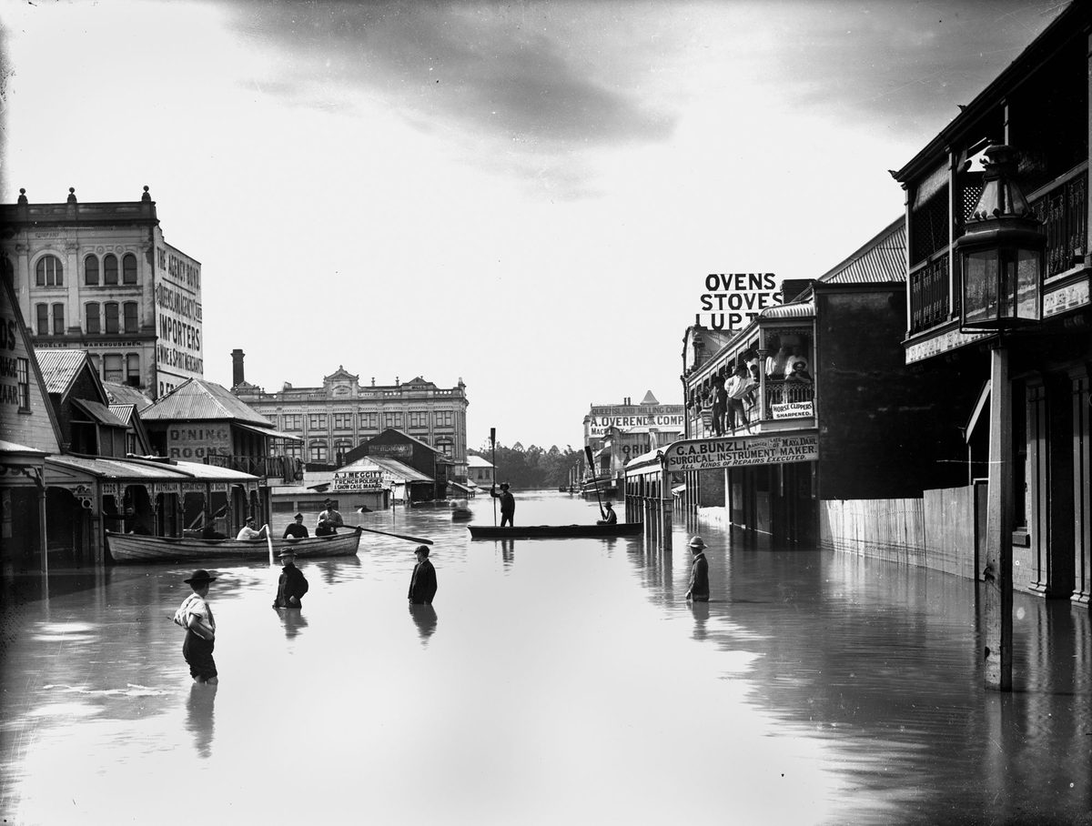 Scene at the corner of Albert Street and Elizabeth Street during the 1893 flood, Brisbane City