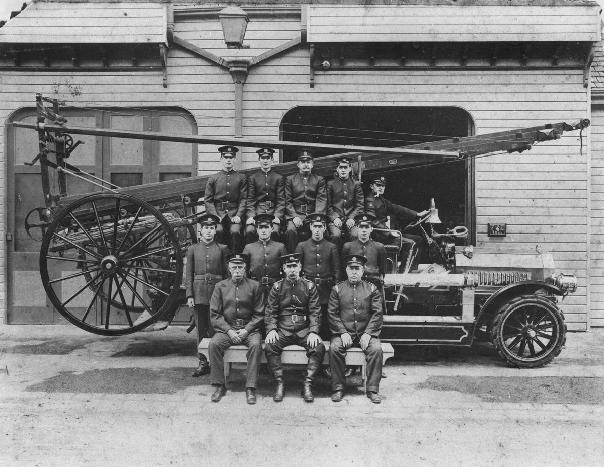 Members of the South Brisbane Fire Brigade, 1912