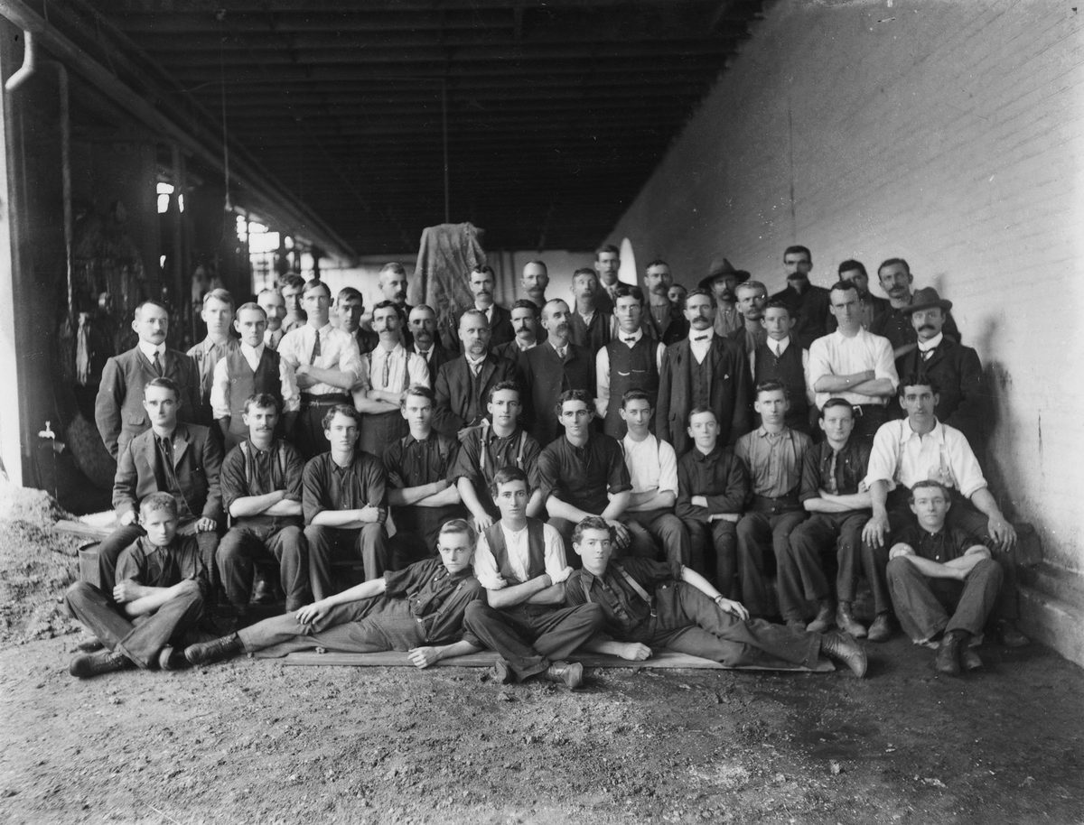 Brisbane Electric Supply Co. employees in Brisbane, 1904