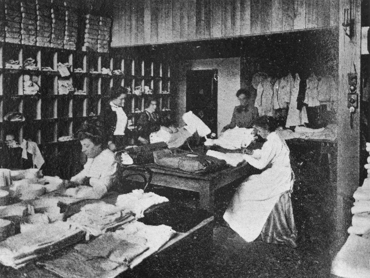 Workroom at the Fish Steam Laundry, Brisbane, 1902