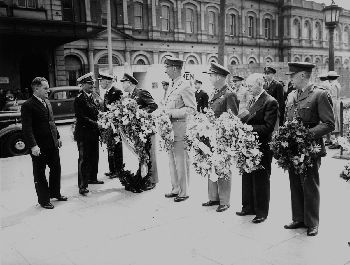 Wreath laying ceremony at Anzac Square, Brisbane, September 1944, Brisbane City