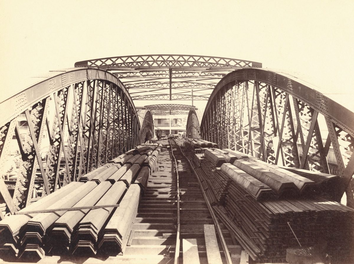 Victoria Bridge, constructing the downstream section (South Brisbane bank), 1896