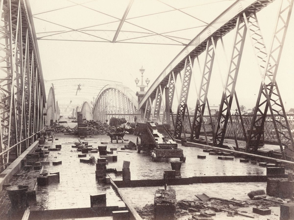 Victoria Bridge nearing completion, Brisbane, 1896, Brisbane City