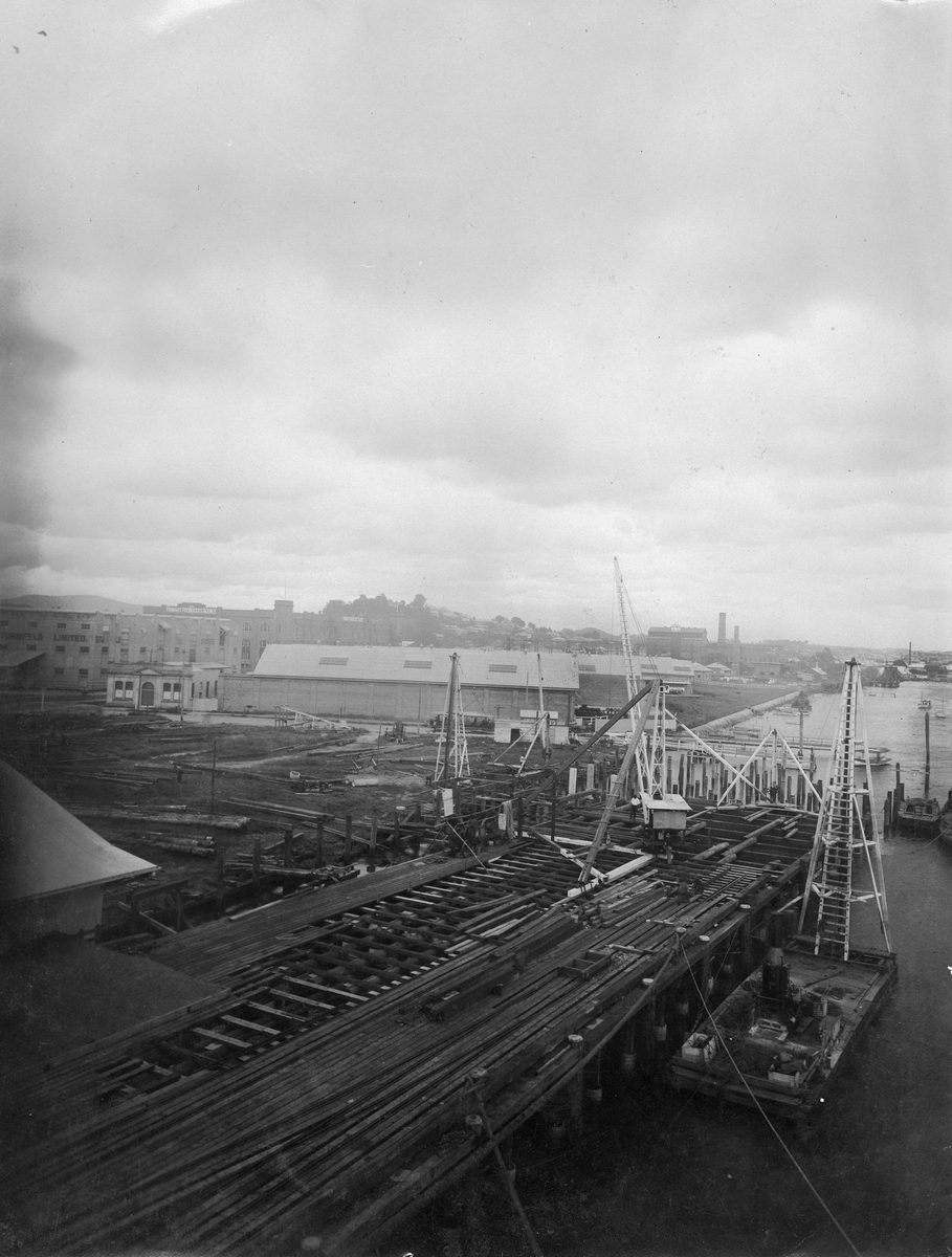 Extension work in progress at Mercantile Wharf, Brisbane, 1925