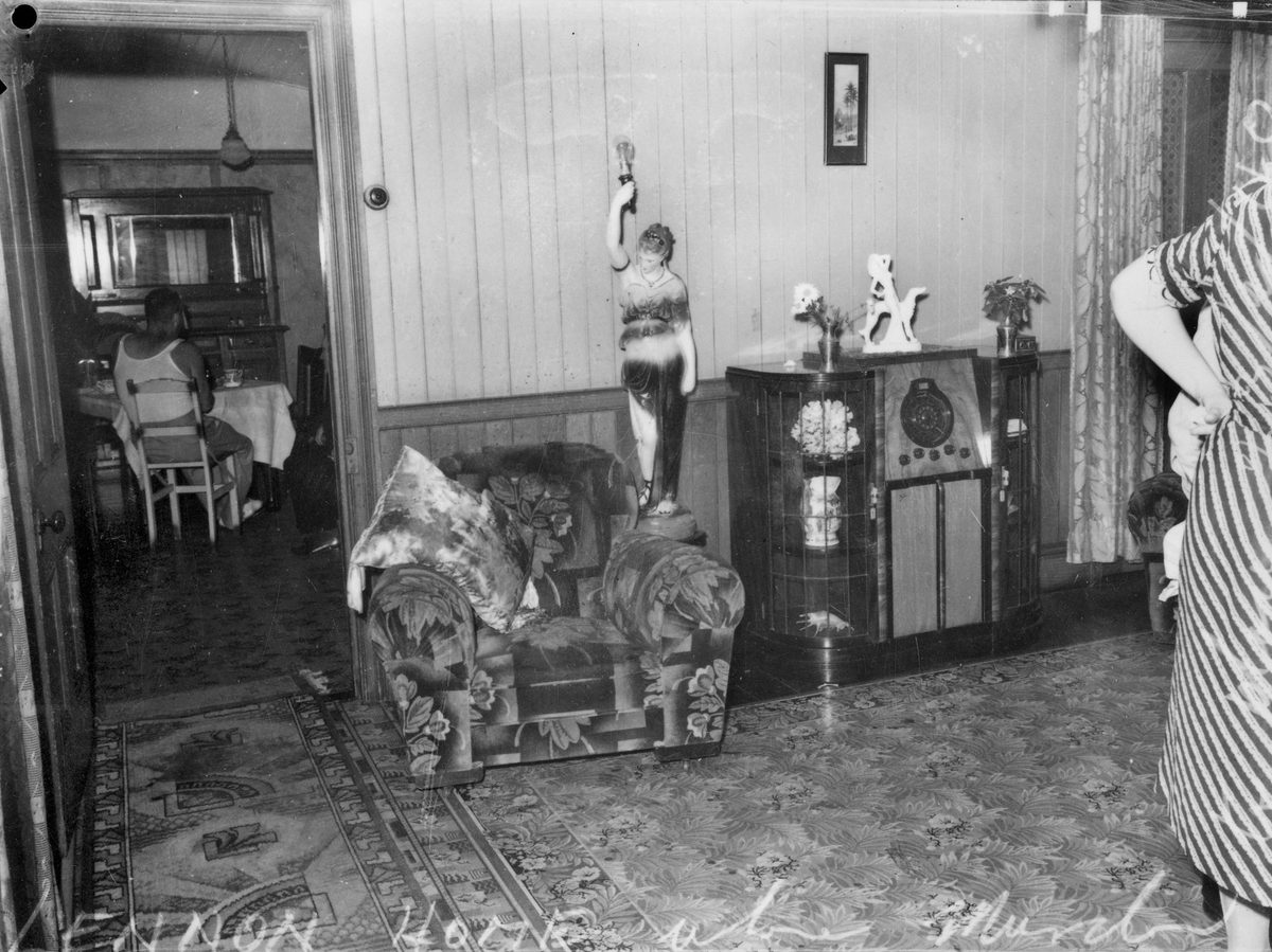 Interior of a home owned by the Lennon family, Brisbane, 1940