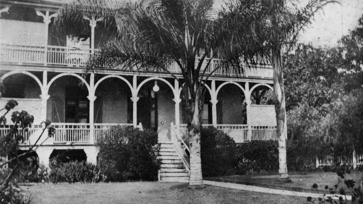 Approaching the entry to the Brisbane residence, Aubigny, 1930