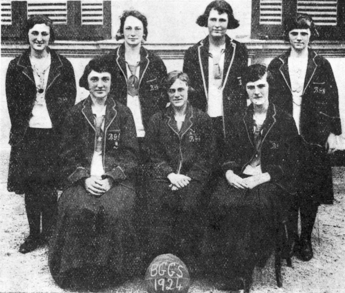 Brisbane Girls Grammar School basket ball team, 1924, Spring Hill
