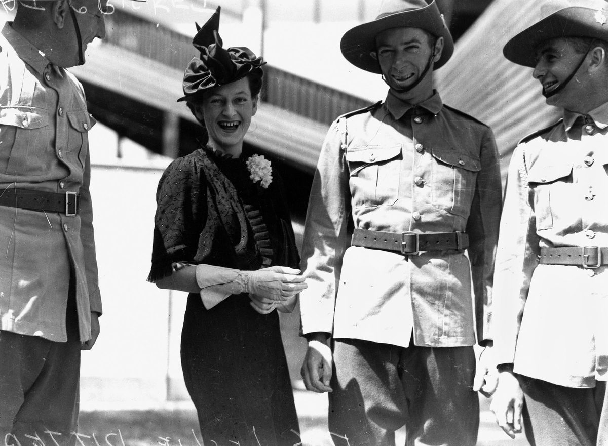 Leslie Pitter and Eric Cox at a cricket match in Brisbane, 1939, Woolloongabba