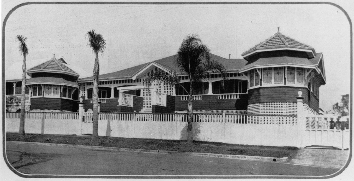Mr J.N. McCallums's residence in New Farm, 1923